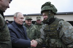 Cum Vladimir Putin își trimite soldații să moară în atacuri disperate spre Bahmut